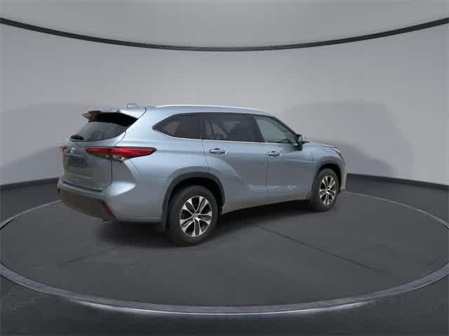used 2020 Toyota Highlander car, priced at $28,456