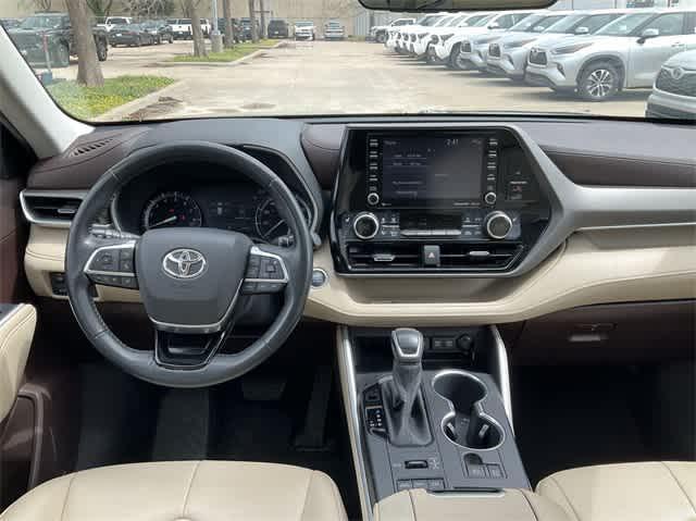 used 2020 Toyota Highlander car, priced at $28,456