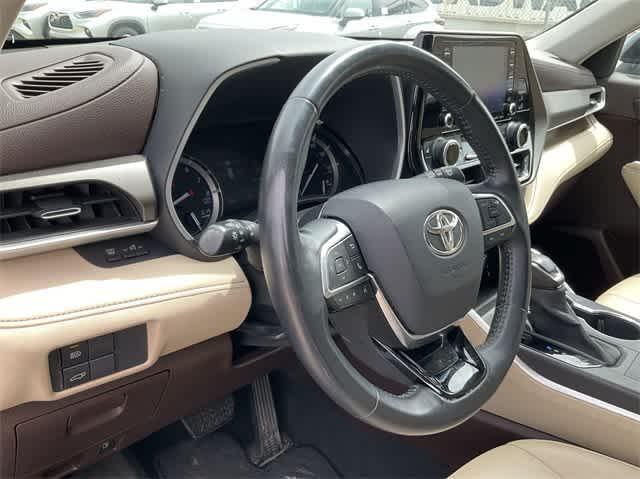 used 2020 Toyota Highlander car, priced at $28,456