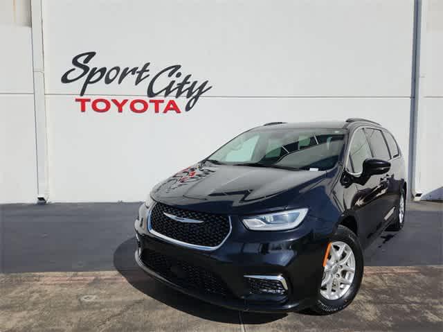 used 2022 Chrysler Pacifica car, priced at $18,837