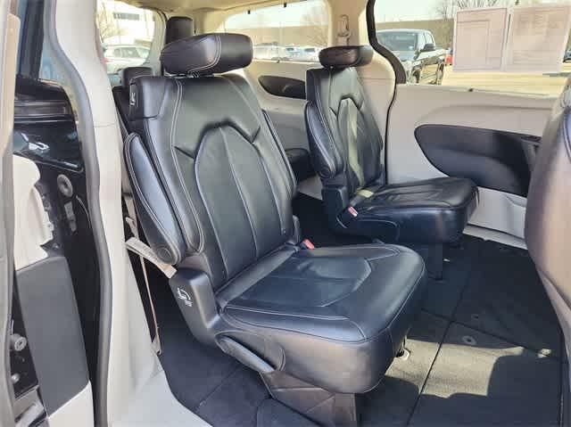 used 2022 Chrysler Pacifica car, priced at $18,837