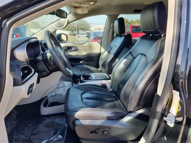 used 2022 Chrysler Pacifica car, priced at $18,837