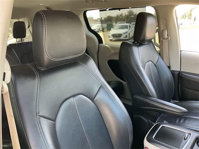 used 2022 Chrysler Pacifica car, priced at $22,112