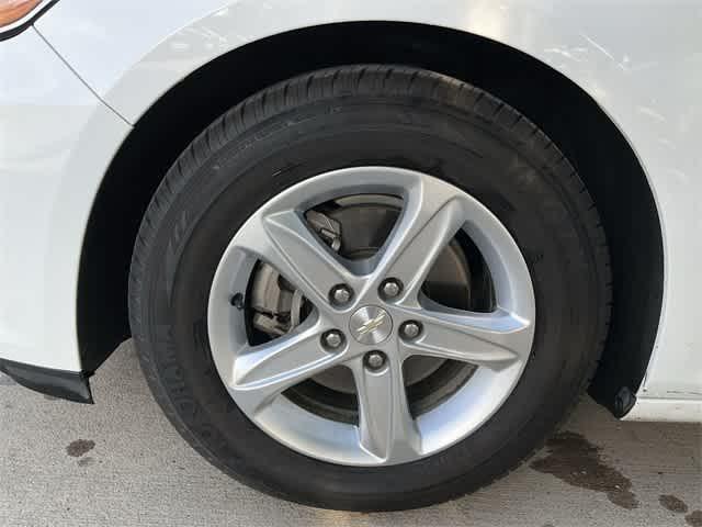 used 2019 Chevrolet Malibu car, priced at $10,107