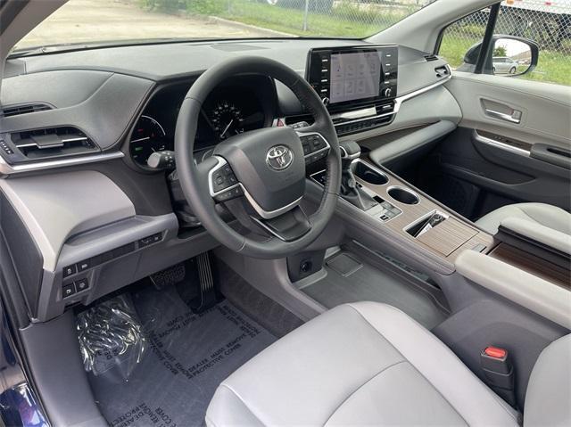 used 2022 Toyota Sienna car, priced at $30,252