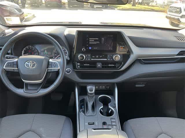 used 2024 Toyota Highlander car, priced at $39,978