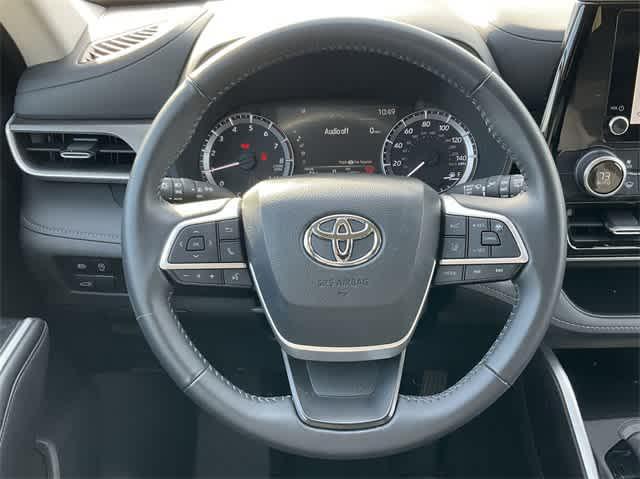 used 2024 Toyota Highlander car, priced at $41,479