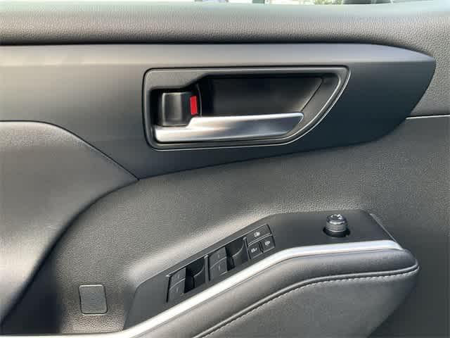 used 2024 Toyota Highlander car, priced at $38,935