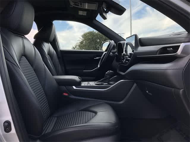 used 2024 Toyota Highlander car, priced at $38,935