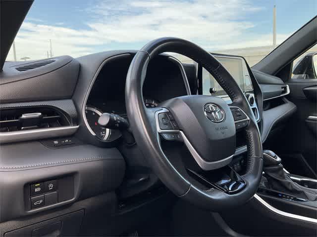 used 2024 Toyota Highlander car, priced at $38,935