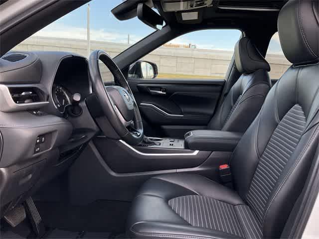 used 2024 Toyota Highlander car, priced at $38,935