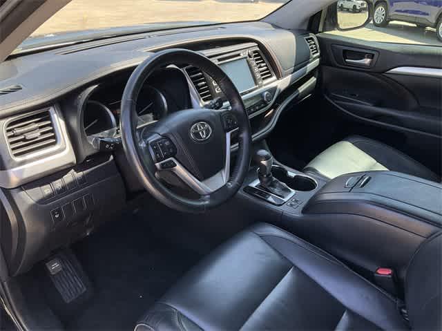 used 2018 Toyota Highlander car, priced at $20,662