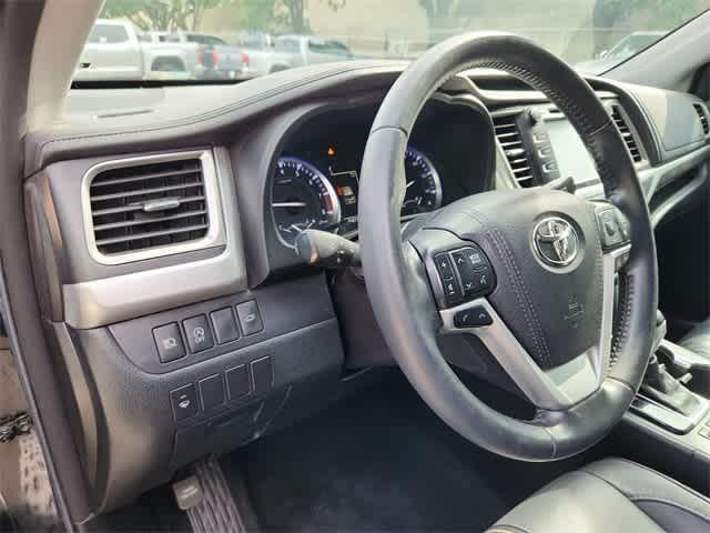 used 2017 Toyota Highlander car, priced at $22,264