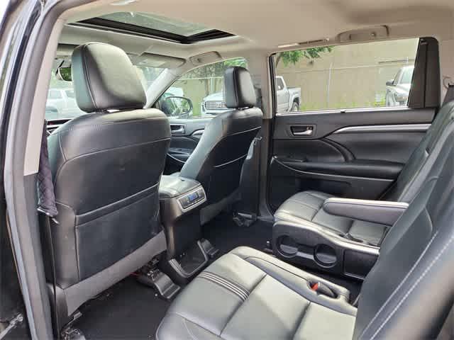 used 2017 Toyota Highlander car, priced at $22,264