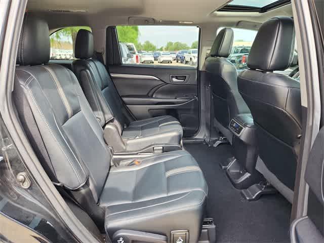 used 2017 Toyota Highlander car, priced at $22,264