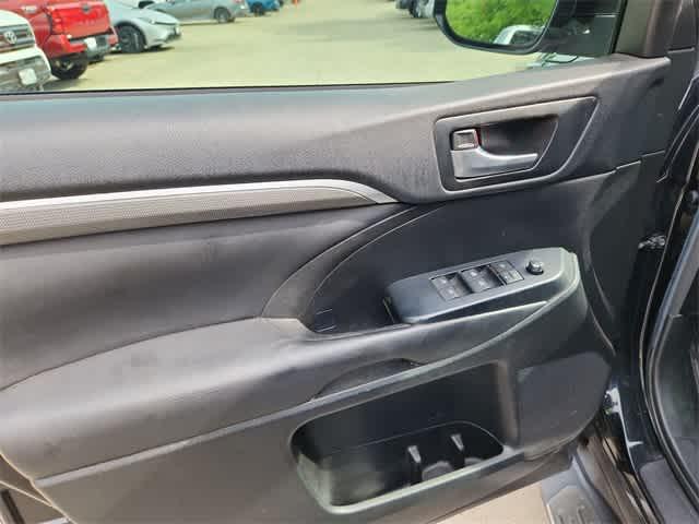 used 2017 Toyota Highlander car, priced at $22,264