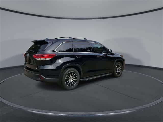 used 2017 Toyota Highlander car, priced at $22,264