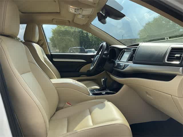 used 2018 Toyota Highlander car, priced at $19,977