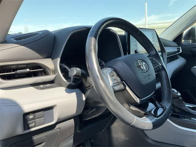 used 2021 Toyota Highlander car, priced at $29,681