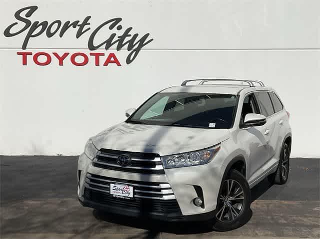 used 2018 Toyota Highlander car, priced at $21,481