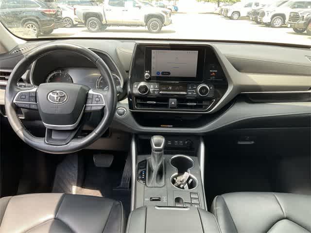 used 2023 Toyota Highlander car, priced at $28,909