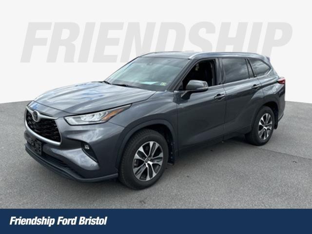 used 2020 Toyota Highlander car, priced at $31,268