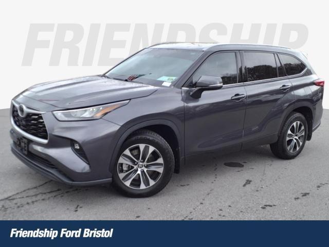 used 2020 Toyota Highlander car, priced at $31,208