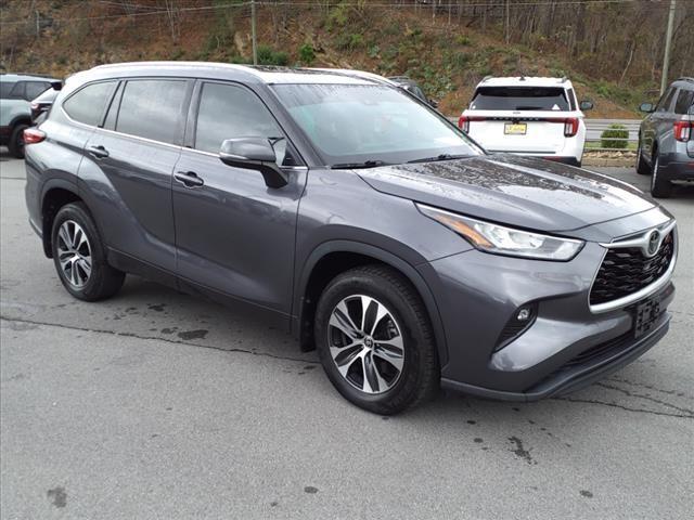 used 2020 Toyota Highlander car, priced at $31,208