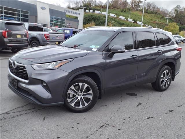 used 2020 Toyota Highlander car, priced at $31,208