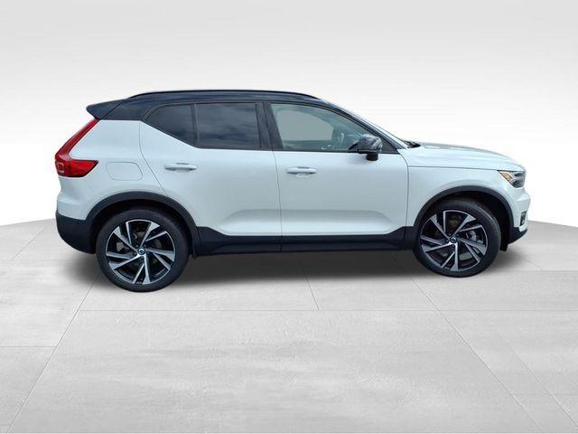 used 2019 Volvo XC40 car, priced at $21,538