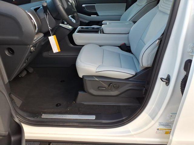 new 2025 Ford Expedition car, priced at $91,645