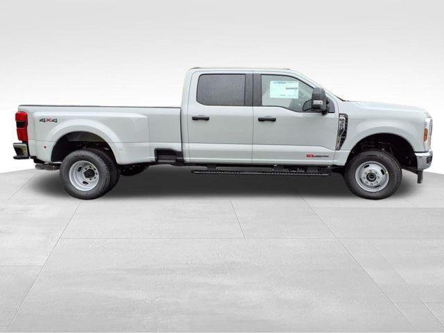 new 2025 Ford F-350 car, priced at $75,825