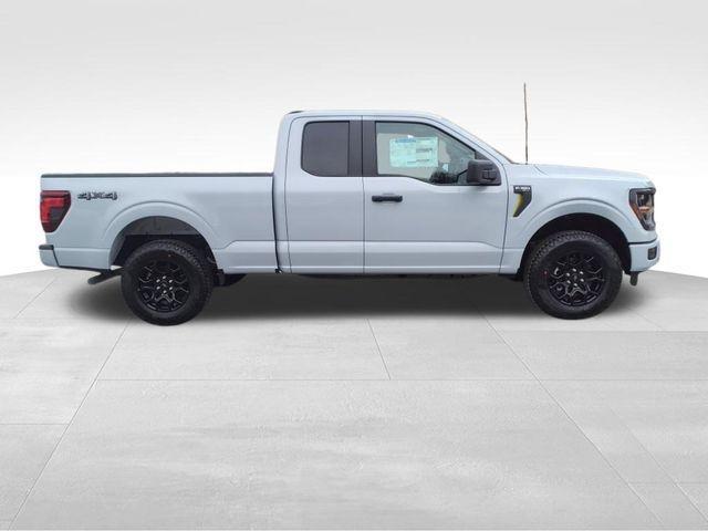 new 2025 Ford F-150 car, priced at $43,332