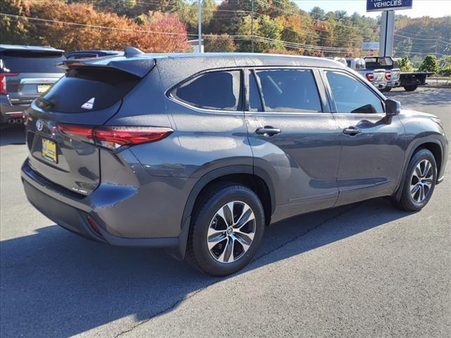 used 2021 Toyota Highlander car, priced at $34,148