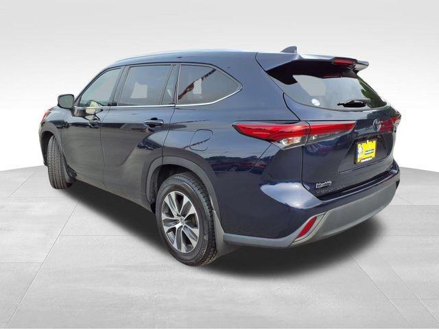 used 2021 Toyota Highlander car, priced at $31,708