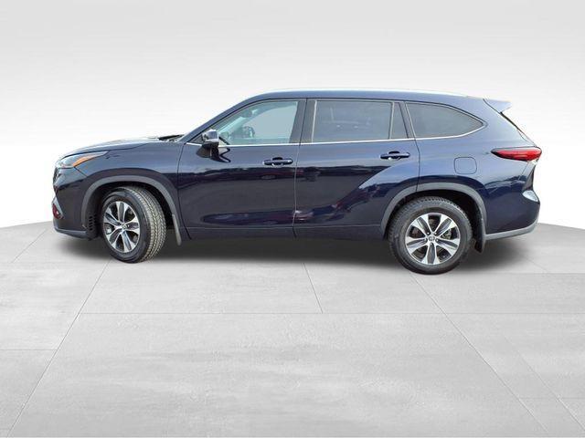 used 2021 Toyota Highlander car, priced at $31,708