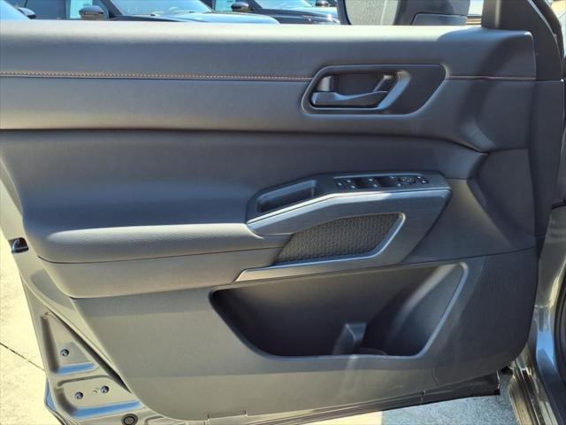 new 2025 Nissan Pathfinder car, priced at $45,675