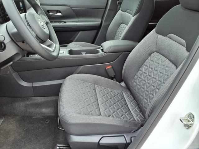 new 2025 Nissan Kicks car, priced at $29,480