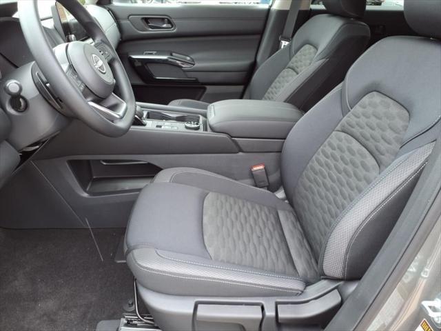new 2025 Nissan Pathfinder car, priced at $39,950