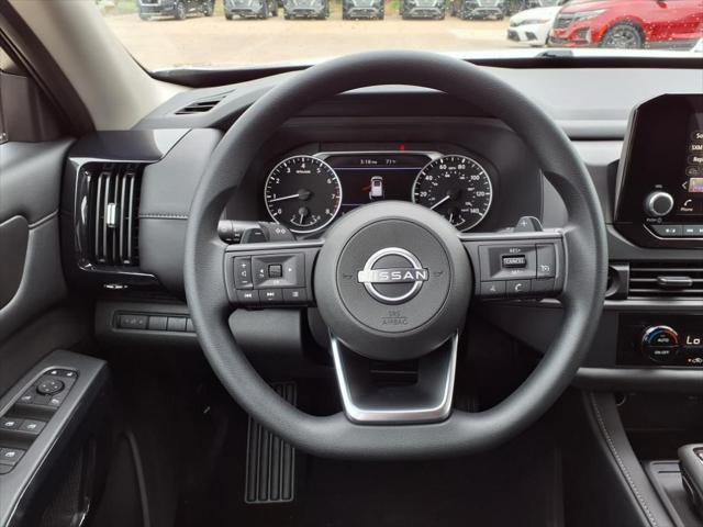 new 2025 Nissan Pathfinder car, priced at $39,950