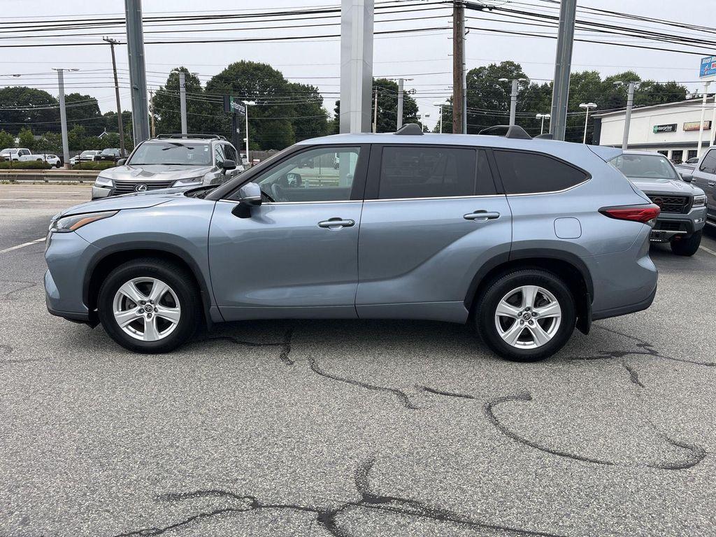 used 2022 Toyota Highlander car, priced at $32,900