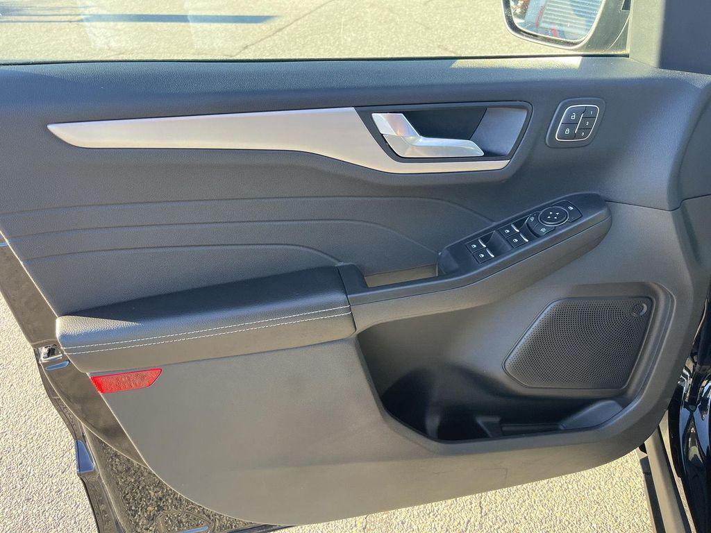 used 2022 Ford Escape car, priced at $25,990