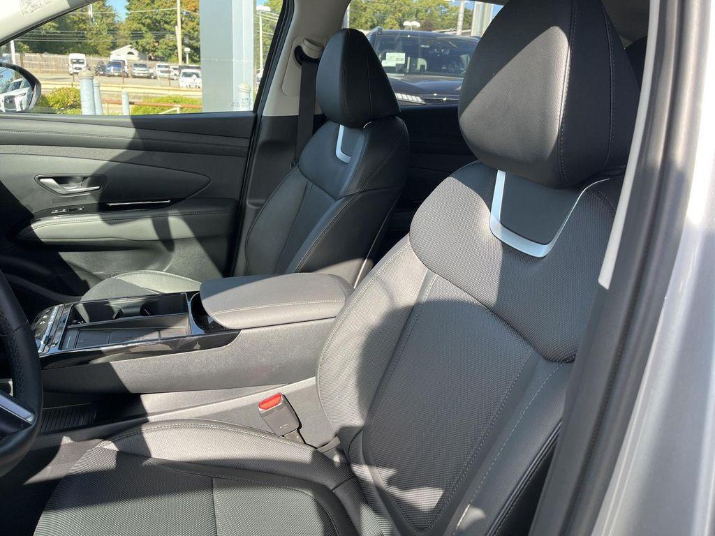 used 2025 Hyundai TUCSON Hybrid car, priced at $34,900