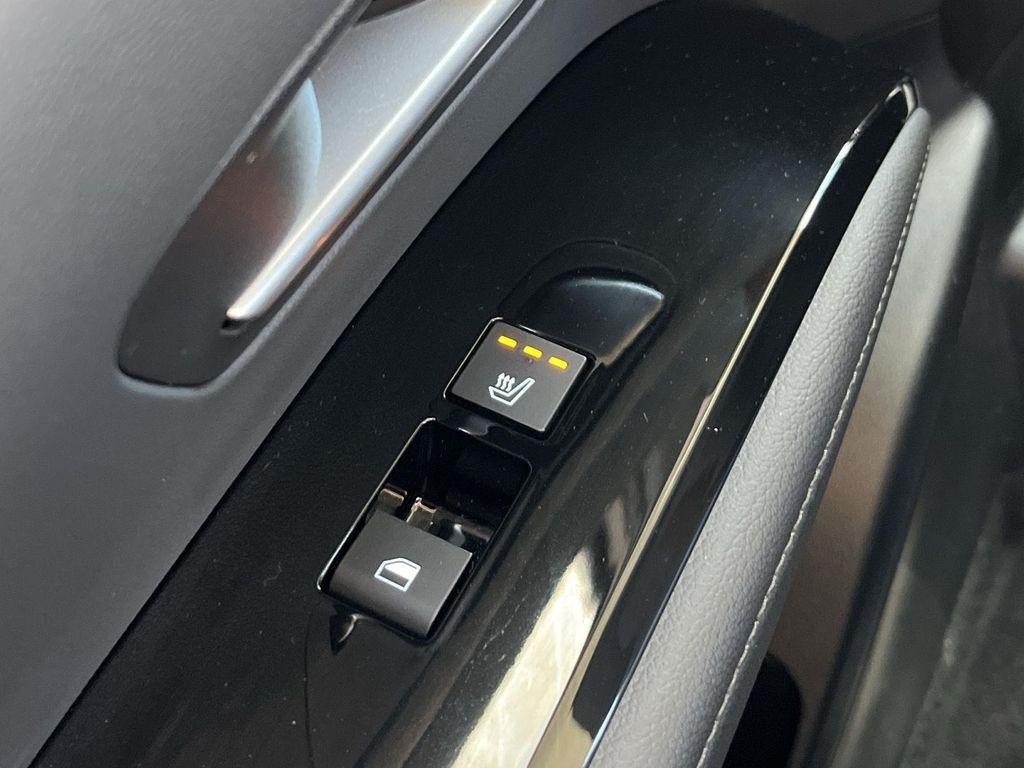 used 2025 Hyundai TUCSON Hybrid car, priced at $34,900