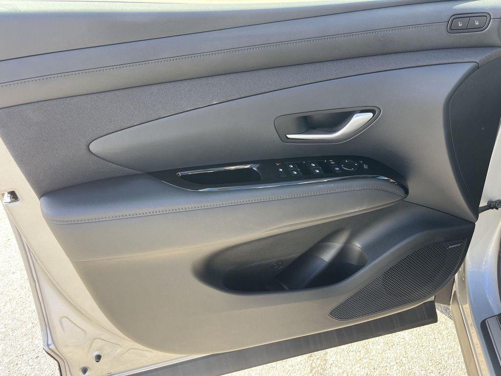 used 2025 Hyundai TUCSON Hybrid car, priced at $34,900