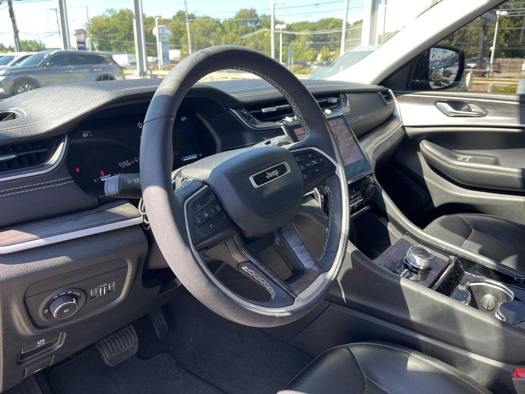 used 2023 Jeep Grand Cherokee car, priced at $27,990