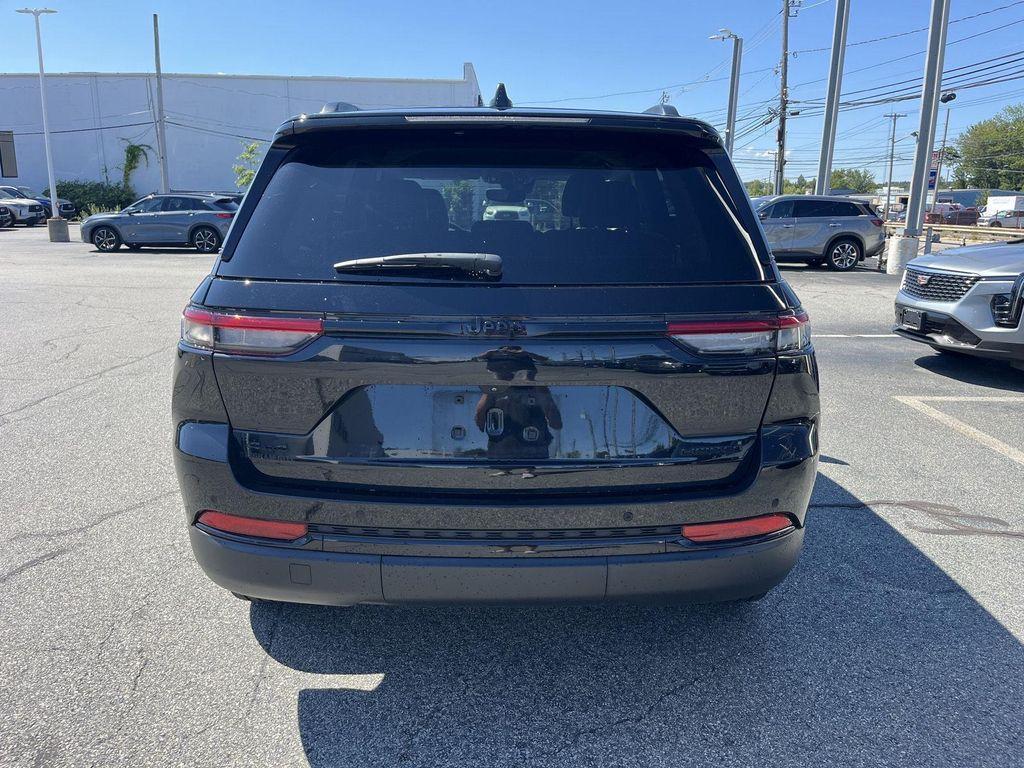 used 2023 Jeep Grand Cherokee car, priced at $27,990