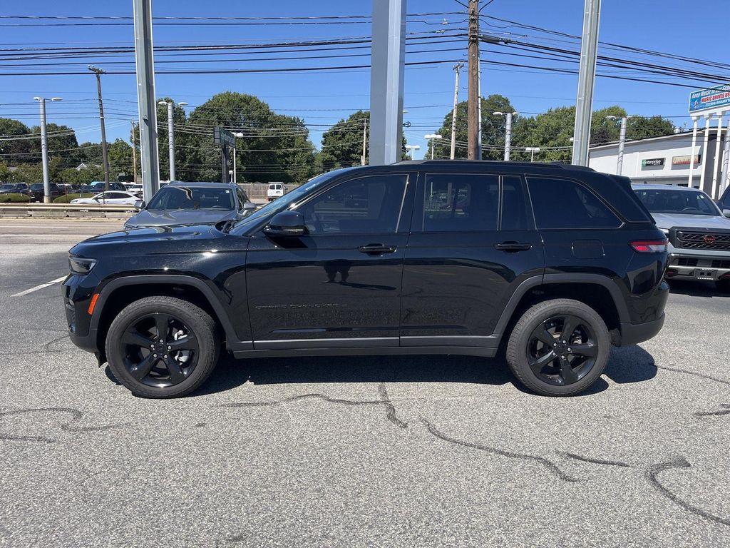 used 2023 Jeep Grand Cherokee car, priced at $27,990