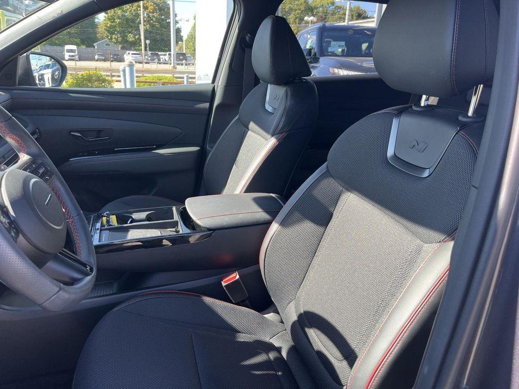 used 2025 Hyundai TUCSON Hybrid car, priced at $32,900