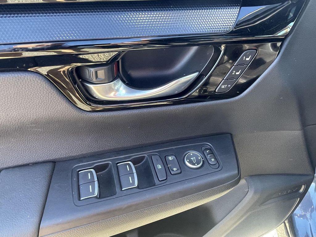 used 2024 Honda CR-V Hybrid car, priced at $35,900